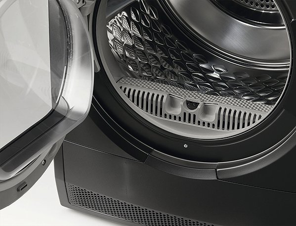ELECTROLUX 800 UltraCare EW8D595RCDC tumble dryer.