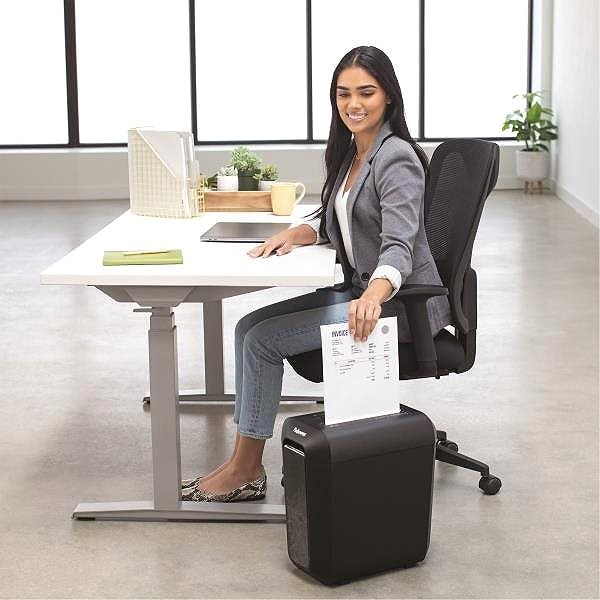 Aktenvernichter Fellowes LX 65 Aktenvernichter Lifestyle