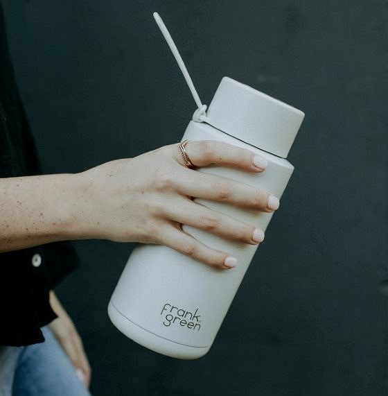 Thermal Mug Frank Green Ceramic Black Straw Lid 1000ml Lifestyle