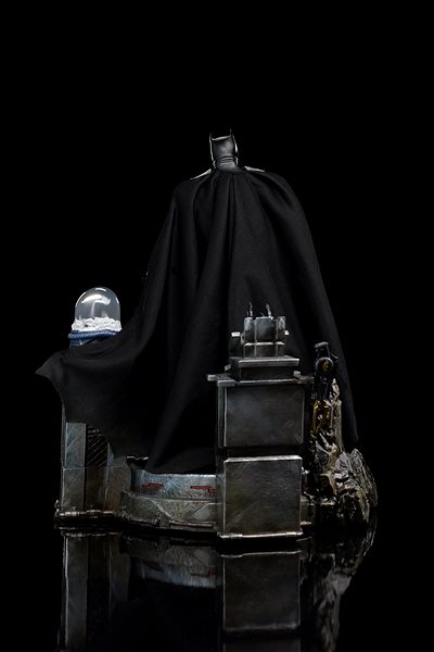 Figure DC Comics - Batman Unleashed Deluxe - Art Scale 1/10 ...