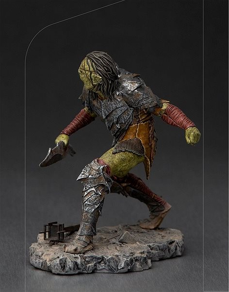 Figúrka Lord of the Rings – Swordman Orc – BDS Art Scale 1/10 Bočný pohľad