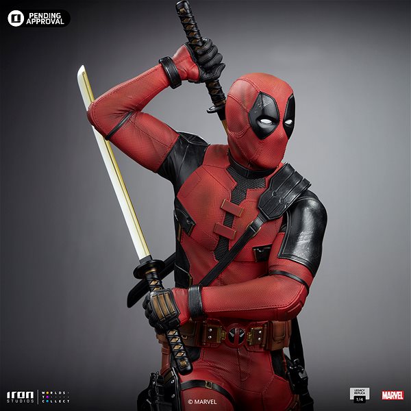 Figure Marvel - Deadpool and Wolverine - Deadpool - Legacy Replica 1/4 ...