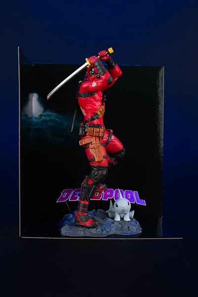 X-men - Deadpool Figure .