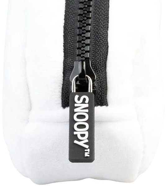 Snoopy: Little cutie school pencil case.