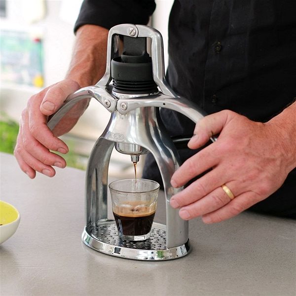 Siebträgermaschine Kaffeemaschine ROK EspressoGC - silber Lifestyle