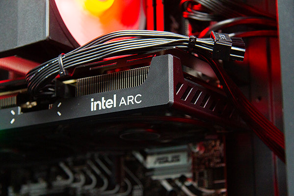 Gaming PC HAL3000 MEGA Gamer Pro B580 (i5-12400F, ARC B580) ...