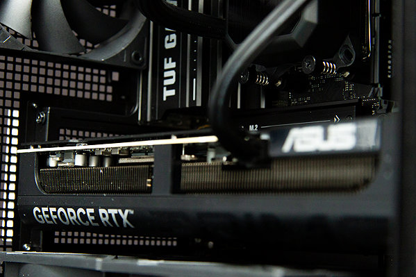 Gaming PC HAL3000 Alfa Gamer Micro AIO (R7 9800X3D, RTX 5070 Ti) ...