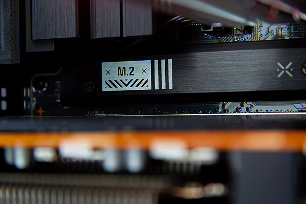 Gaming PC HAL3000 WC Finale Pro (i5 14400F, RX 9070) ...