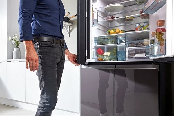 American Refrigerator HITACHI R-WB640VRU0-GMG Lifestyle