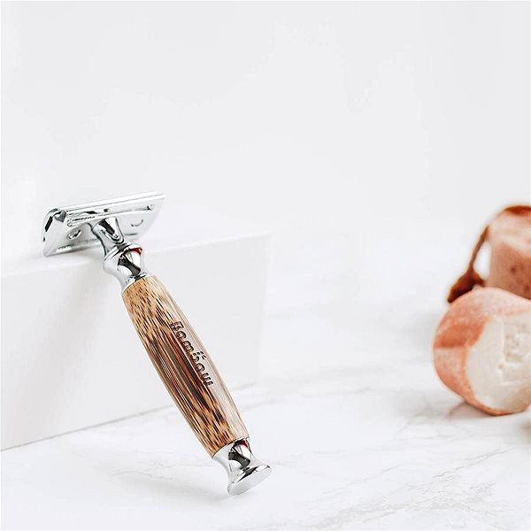 Razor BAMBAW Bamboo Shaver Lifestyle