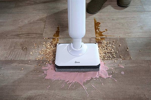 Upright Vacuum Cleaner HOOVER HW400 011 Wet&Dry HW4 Lifestyle