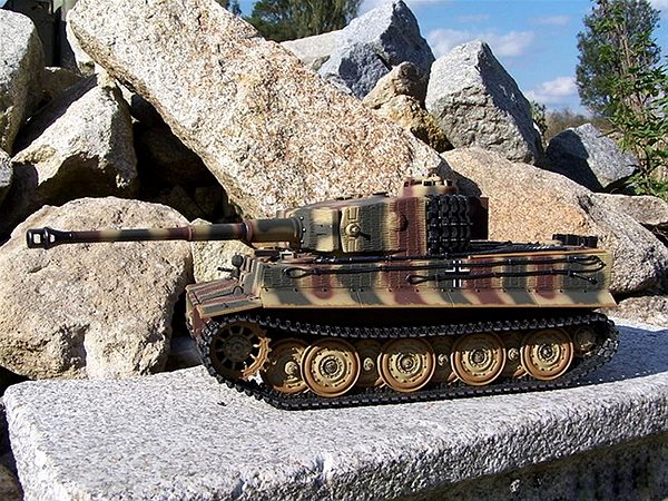 RC tank Torro Tiger pozdní verze Infrared kamufláž, edice metal ...