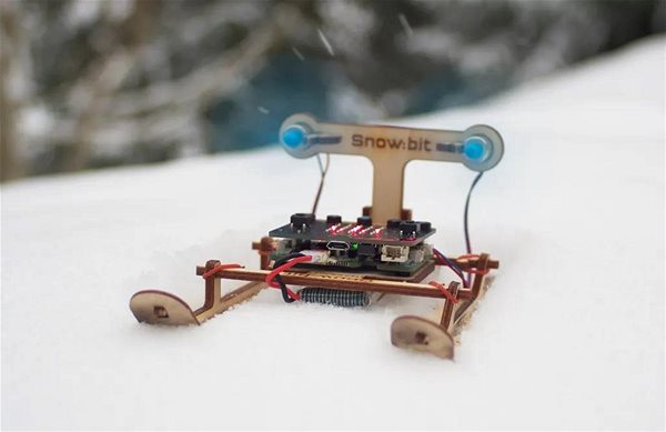 MakeKit Micro Bit Snowbit construction kit.