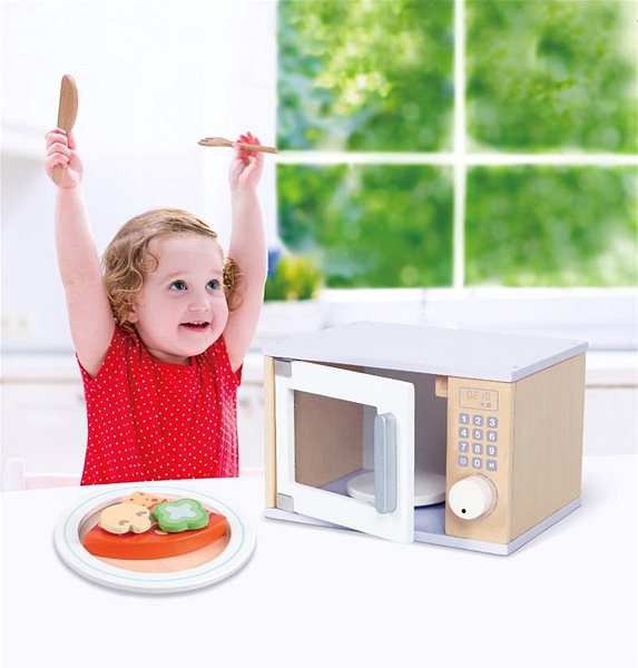 Derrson Natural White wooden microwave toy.