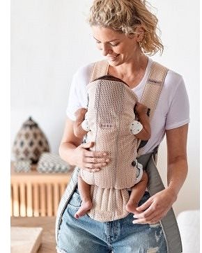 Nosič pre dieťa Babybjörn nosič MINI Pearly pink mesh Lifestyle