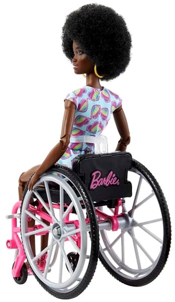 Bábika Barbie Modelka Na Invalidnom Vozíku V Overale So Srdiečkami ...