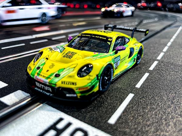 Rennbahn-Auto Carrera D132 - 32002 Porsche 911 GT3 R DTM ...