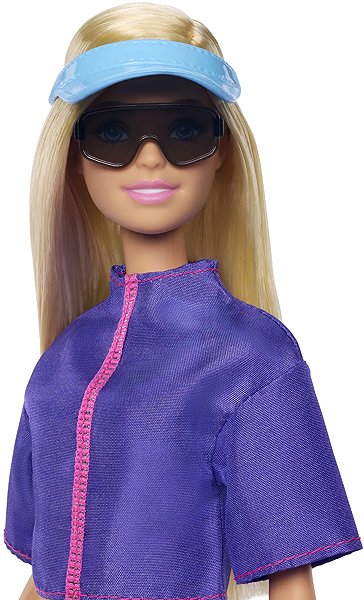 Játékbaba Barbie nyaral, kutyussal ...