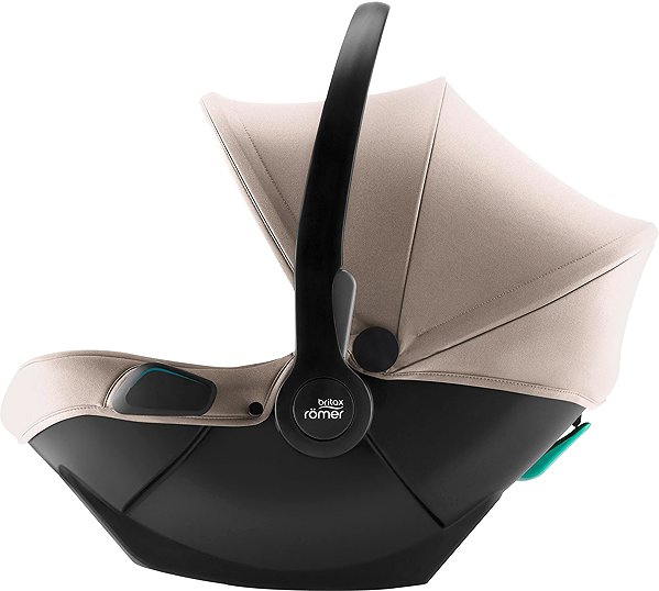 Britax Römer Baby-Safe Core Chai car seat.