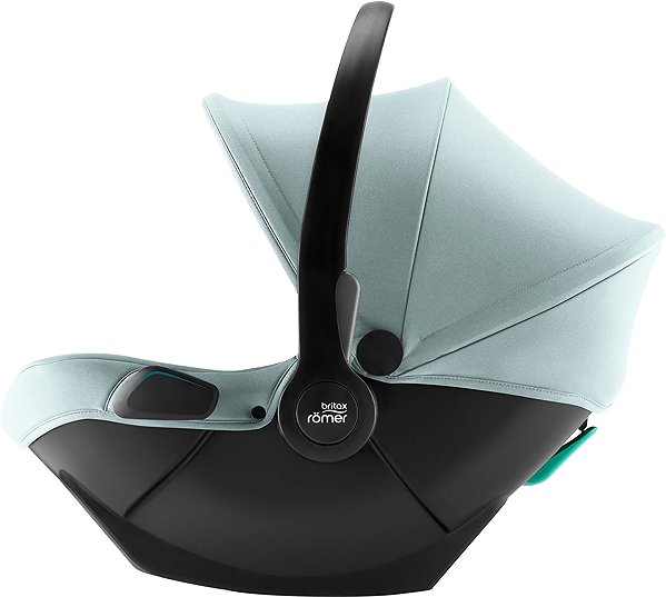 Britax Römer Baby-Safe Core Ocean Car Seat.