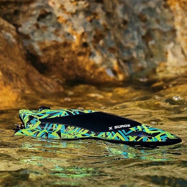 Overmax X-Surge motorboat RC boat.