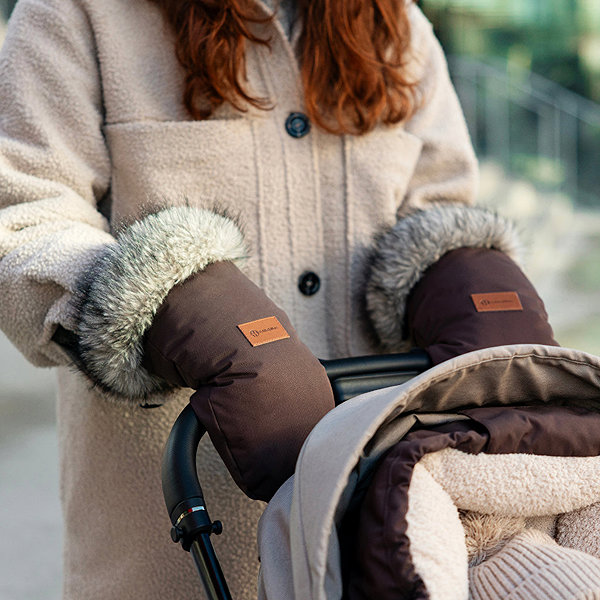Babakocsi bundazsák PETITE&MARS Arctic 4 in1 téli bundazsák + Fjora babakocsi kesztyű, Mocha Mousse ...