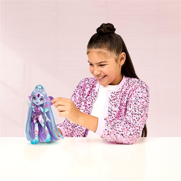 Pixlings S2 Galaxy Flyt doll.