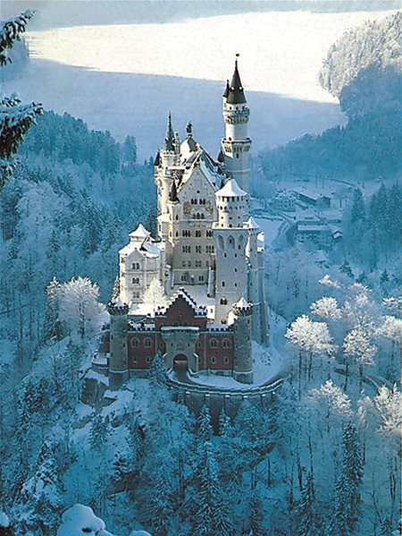 Ravensburger 120007043 Neuschwanstein Castle in Winter puzzle .