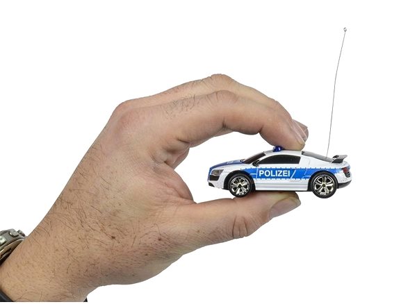 RC auto Carson Nano Racer Policie Lifestyle