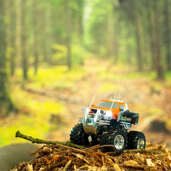 RC auto Invento Mini Off-Road Truck Oranžový Lifestyle