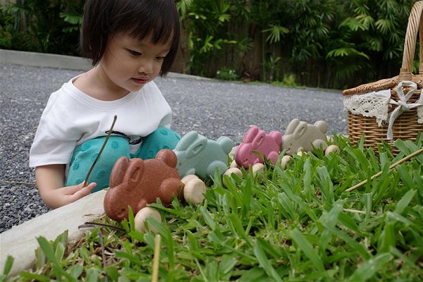 Figure Plan Toys Riding Grey Rabbit ...