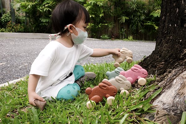 Figure Plan Toys Riding Grey Rabbit ...