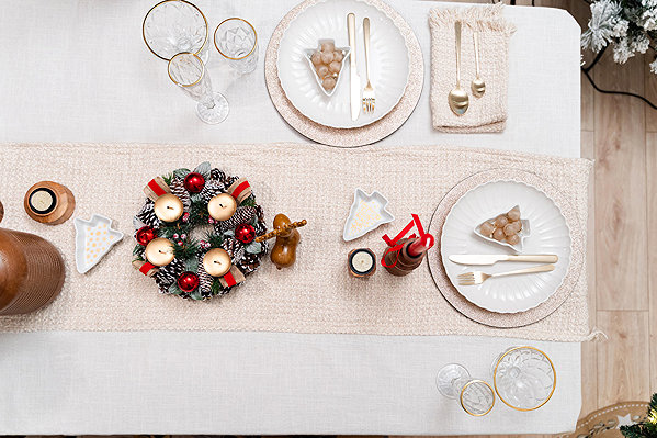 Christmas table runner Home Styling Collection Christmas table runner in natural colour 150 × 40 cm .