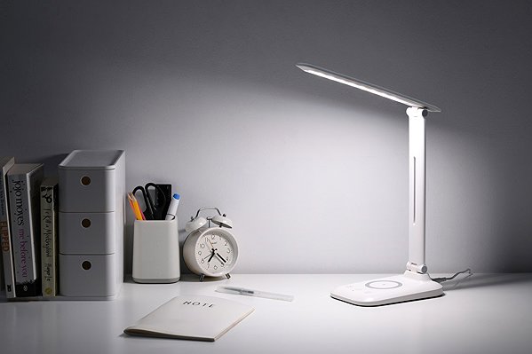 Stolní lampa IMMAX LUMI LED s Qi bezdrátovým nabíjením, bílá ...