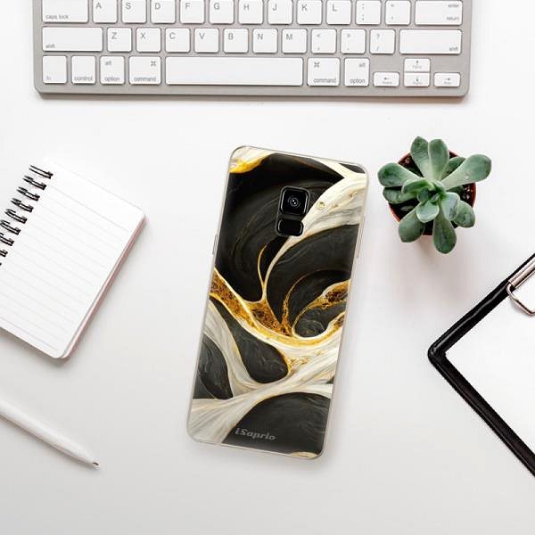 Kryt na mobil iSaprio Black and Gold na Samsung Galaxy A8 2018 ...