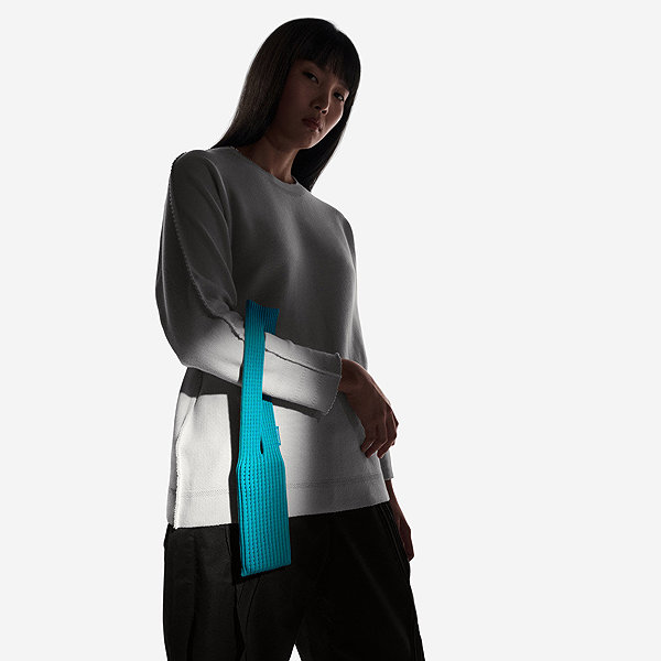 Softcase-Handyhülle Apple iPhone Pocket by ISSEY MIYAKE - Short - Peacock ...