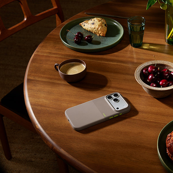 Handyhülle Apple Robuste Beats-Hülle für iPhone 17 Pro Max mit MagSafe und Kamerasteuerung in Alpingrau ...