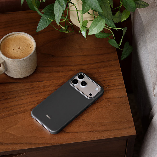 Handyhülle Apple Beats-Hülle für iPhone 17 Pro Max mit MagSafe und Kamerasteuerung in Granitgrau ...