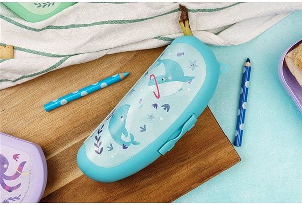 Snack Box DBP for banana Whale blue Lifestyle