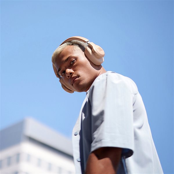 Kabellose Kopfhörer JBL Live 770NC beige Lifestyle