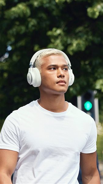 Vezeték nélküli fül-/fejhallgató JBL Live 770NC - fehér Lifestyle