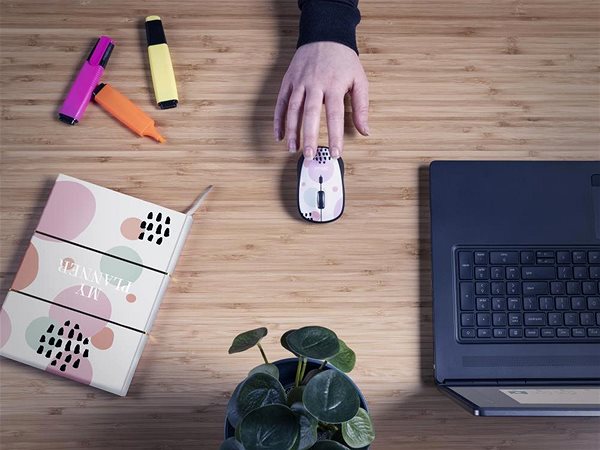 Maus Trust Yvi Wireless Mouse Pink Circles Lifestyle