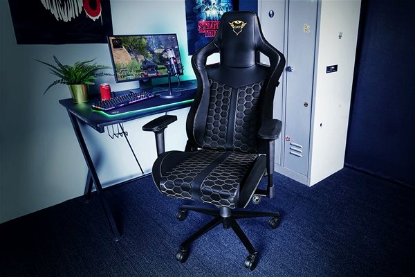 Gaming Chair TRUST GXT 712 Resto Pro Gaming Chair Lifestyle