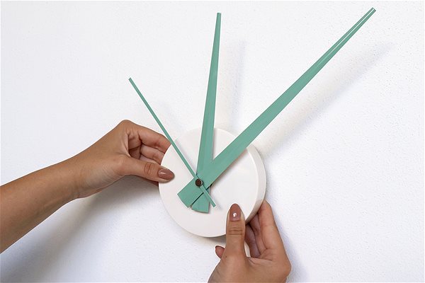 Wall Clock MPM E01.3771.40 Features/technology