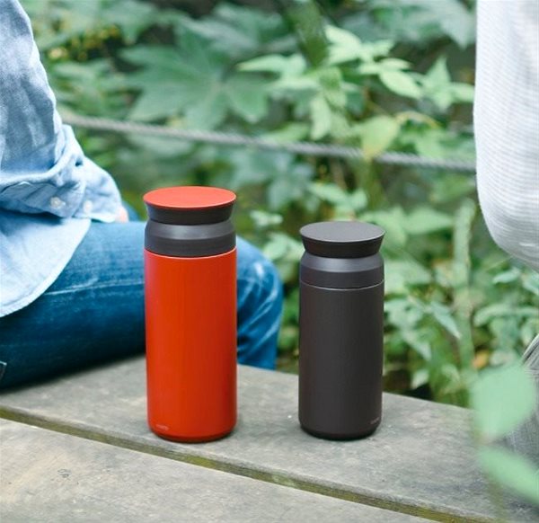 Thermal Mug Kinto Travel Tumbler Red 500 ml Lifestyle