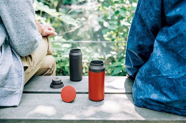Thermal Mug Kinto Travel Tumbler Red 500 ml Lifestyle 2