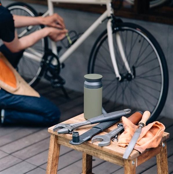 Thermal Mug Kinto Travel Tumbler Khaki 350 ml Lifestyle