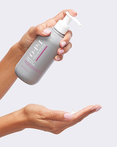 Krém na ruky OPI Moisture Misson Hand & Foot Cream 250 ml.