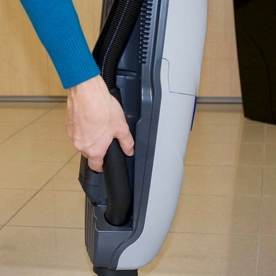 Upright Vacuum Cleaner Lindhaus LB3 L-ion Digital Pro Features/technology