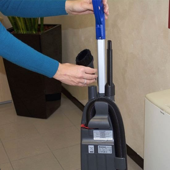 Upright Vacuum Cleaner Lindhaus LB3 L-ion Digital Pro Lifestyle